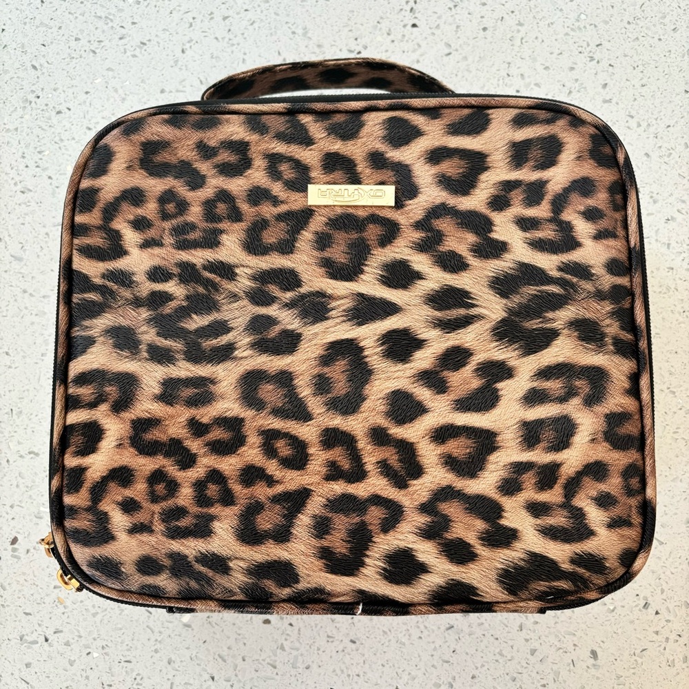 LEOPARD MAKEUP CASE